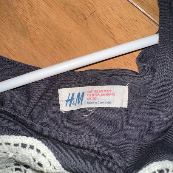 H&M dress. - Picture 3 of 4